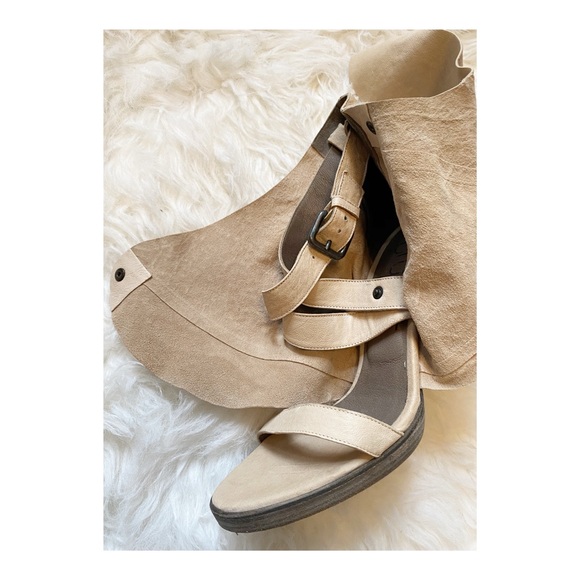 LD Tuttle - Strappy Sandals with Wrap Deta… - Picture 9 of 11